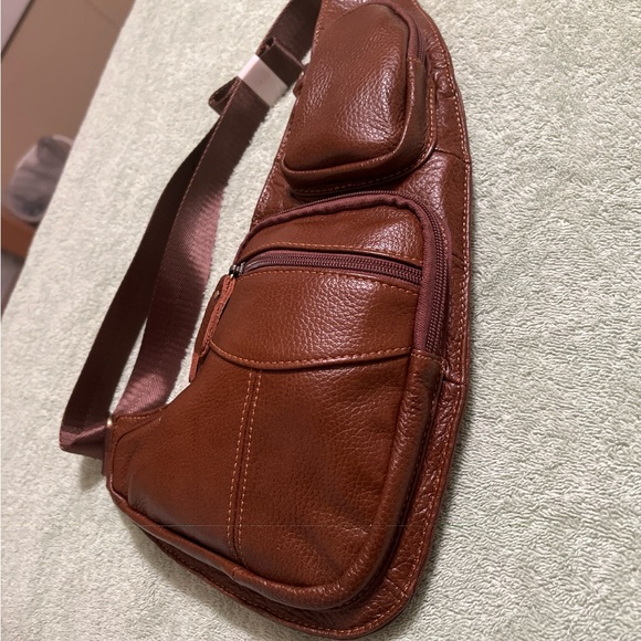 Brown Genuine Leather Sling Bag Crossbody — New with Tag/Unisex style - Picture 3 of 7